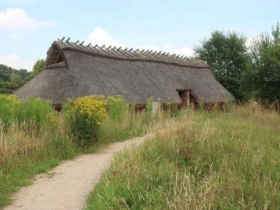 Voorbeeld van een boerderij uit deze tijd. Foto: Peter van der Sluijs, CC BY-SA 4.0