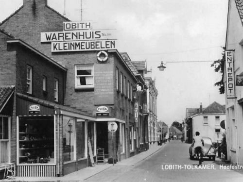 Het warenhuis aan de Hoofdstraat in Tolkamer in betere tijden